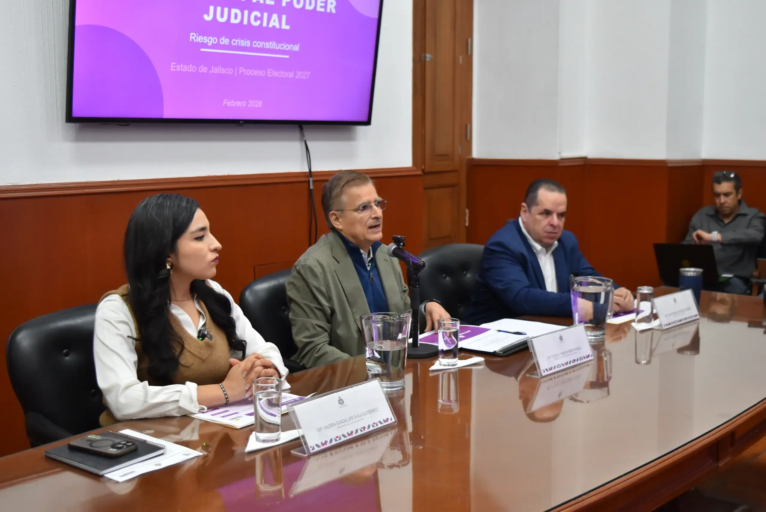 Legisladores de Jalisco durante ofrecimiento sobre la reforma judicial.