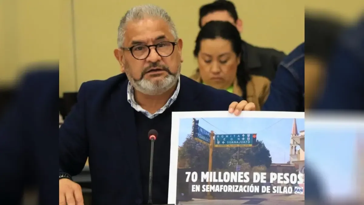 "Legisladores exigen claridad sobre los contratos de semáforos en Guanajuato."