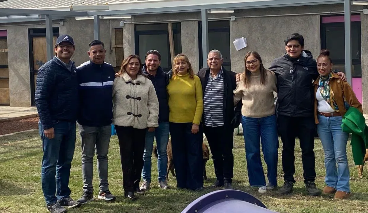 Legisladores inspeccionan el albergue de perros rescatados en Gustavo A. Madero.