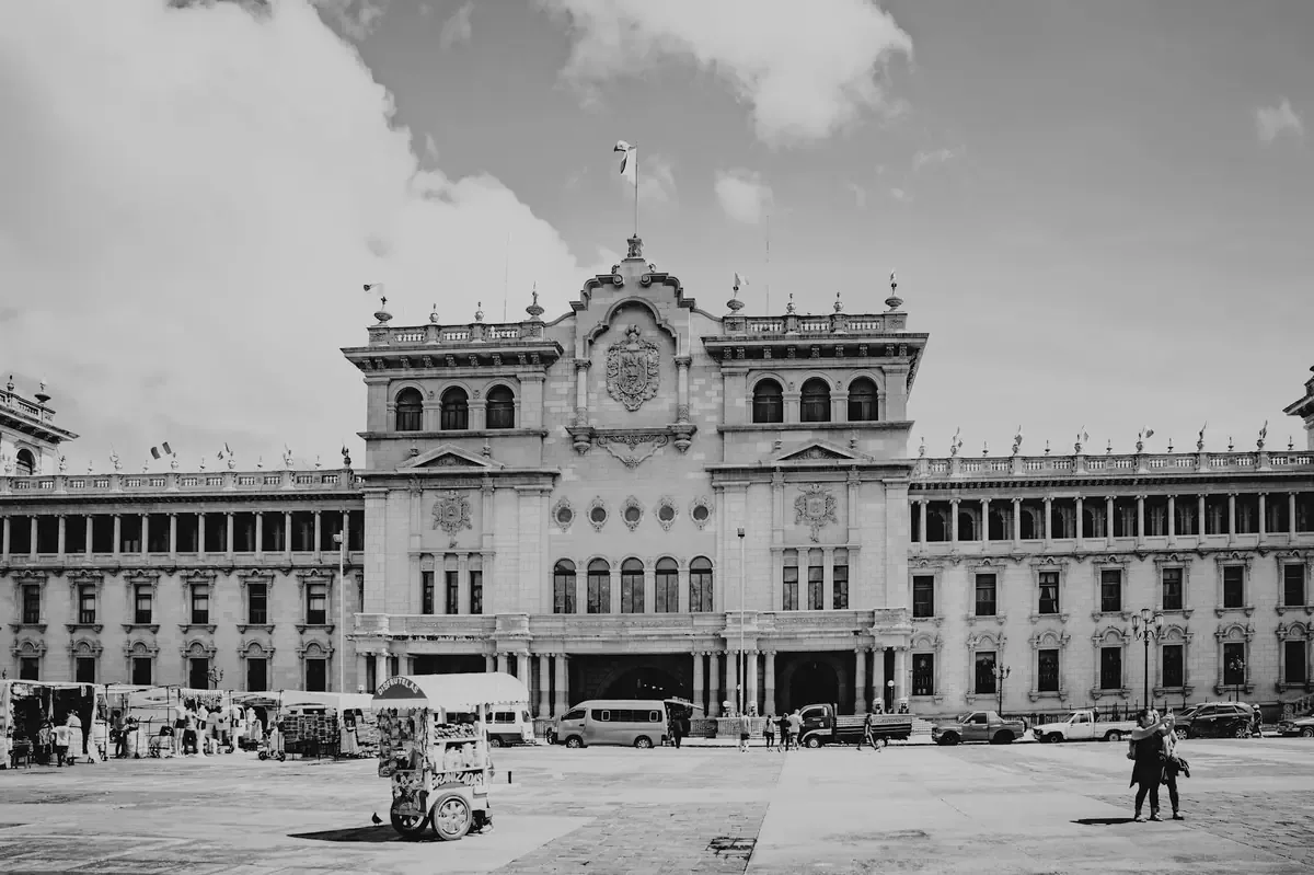 Senadores y diputados buscan defender la soberanía nacional en Palacio Nacional.
