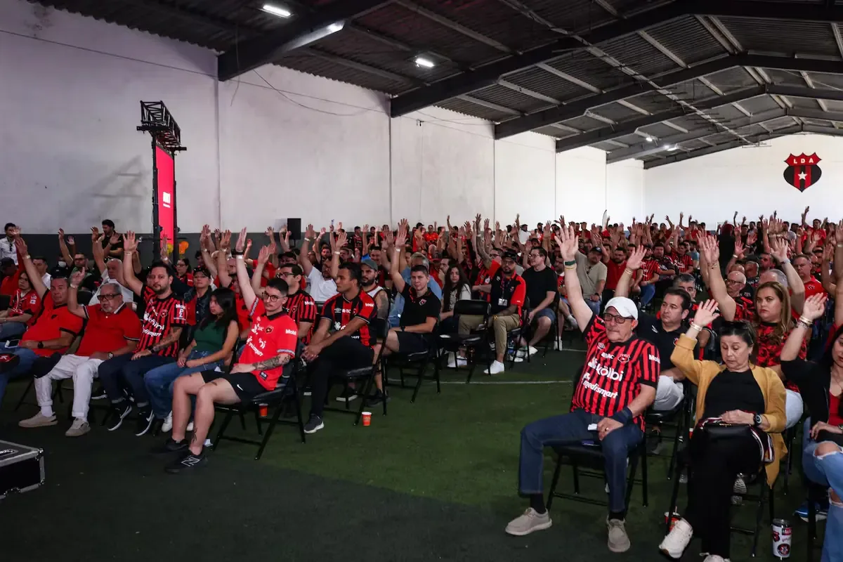 La asamblea ratificó la confianza en el grupo de Weinstok, a la espera de nuevos logros.