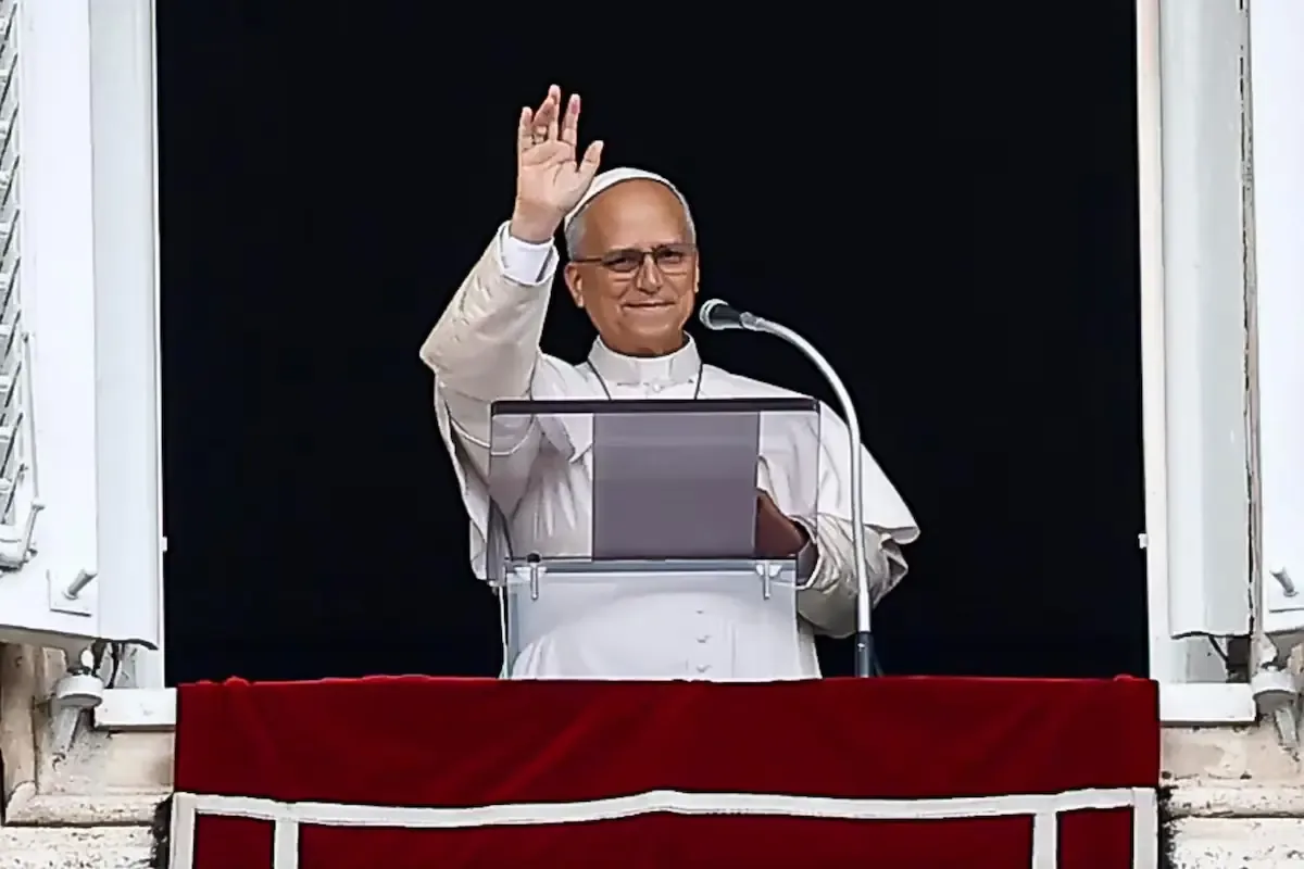 La salud del papa León XIV mejora, lo que le permite retomar actividades.