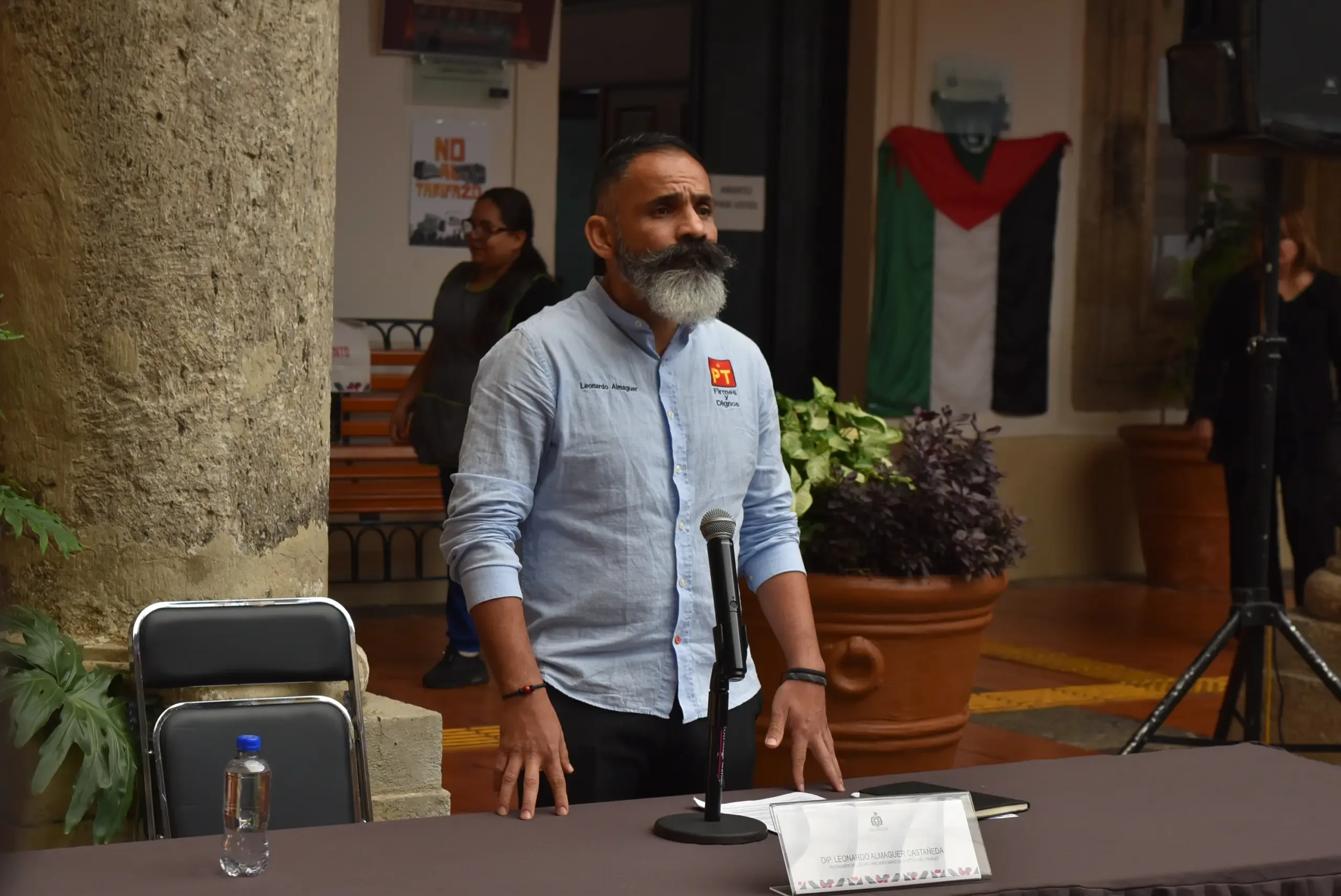 Leonardo Almaguer durante la conferencia de prensa en Guadalajara.
