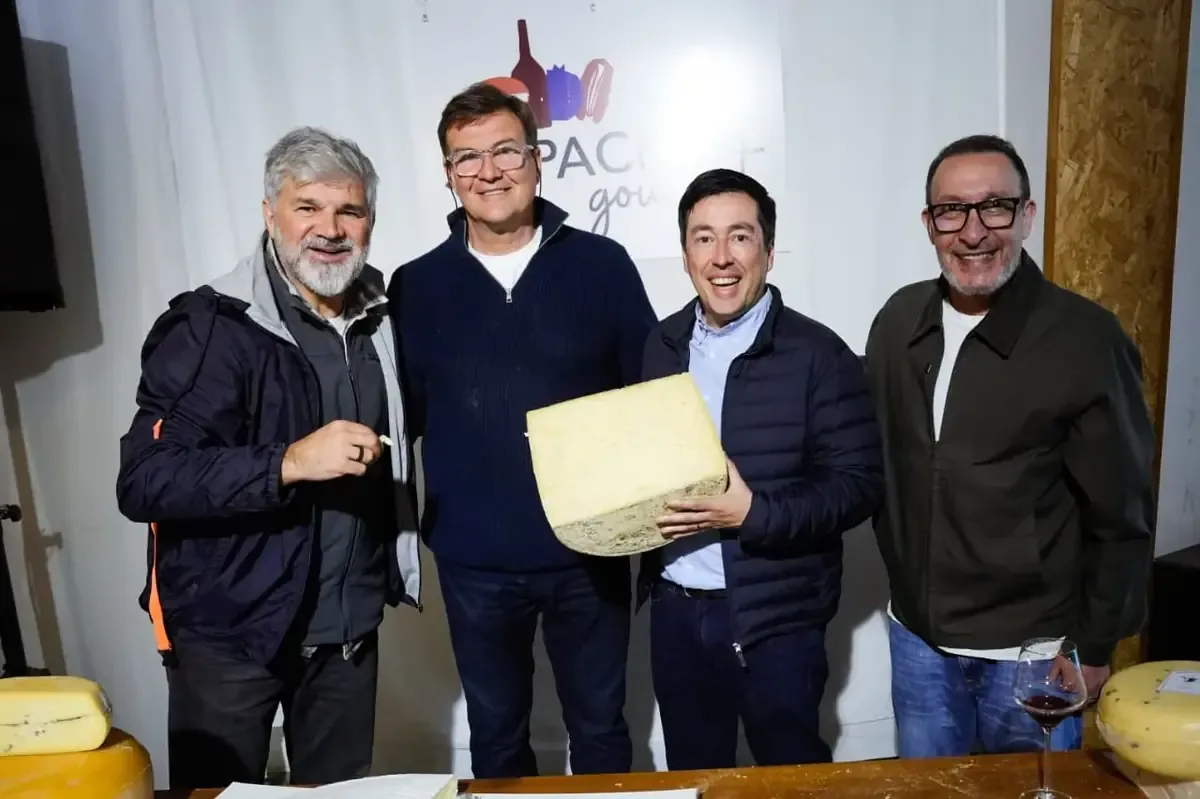 Nardini se reúne con intendentes y emprendedores para promover la producción local y el turismo en la provincia.