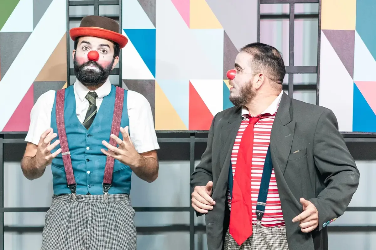 El episodio de Universal Comedy refleja cómo los desafíos políticos pueden transformar decisiones personales.