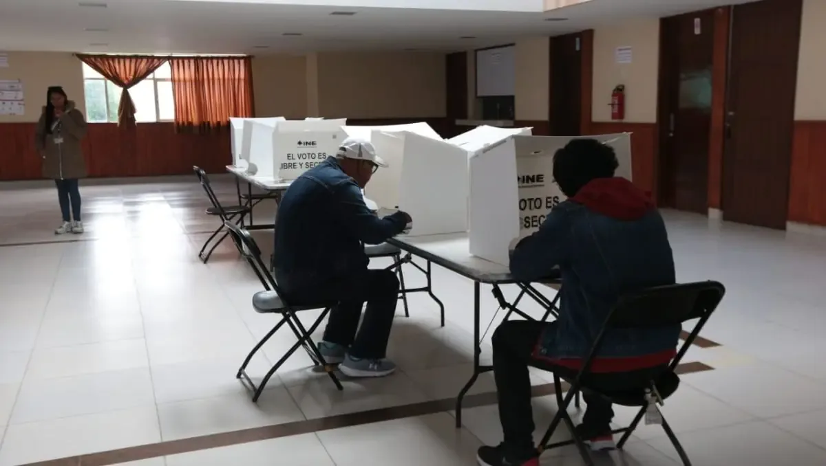 La reforma propuesta genera críticas por su ambigüedad y riesgos a la democracia.
