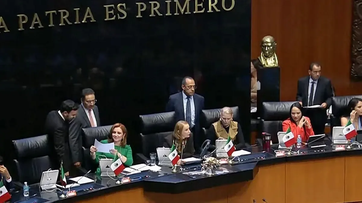 Legislares de la 4T se preparan para las elecciones estatales con licencias concedidas.