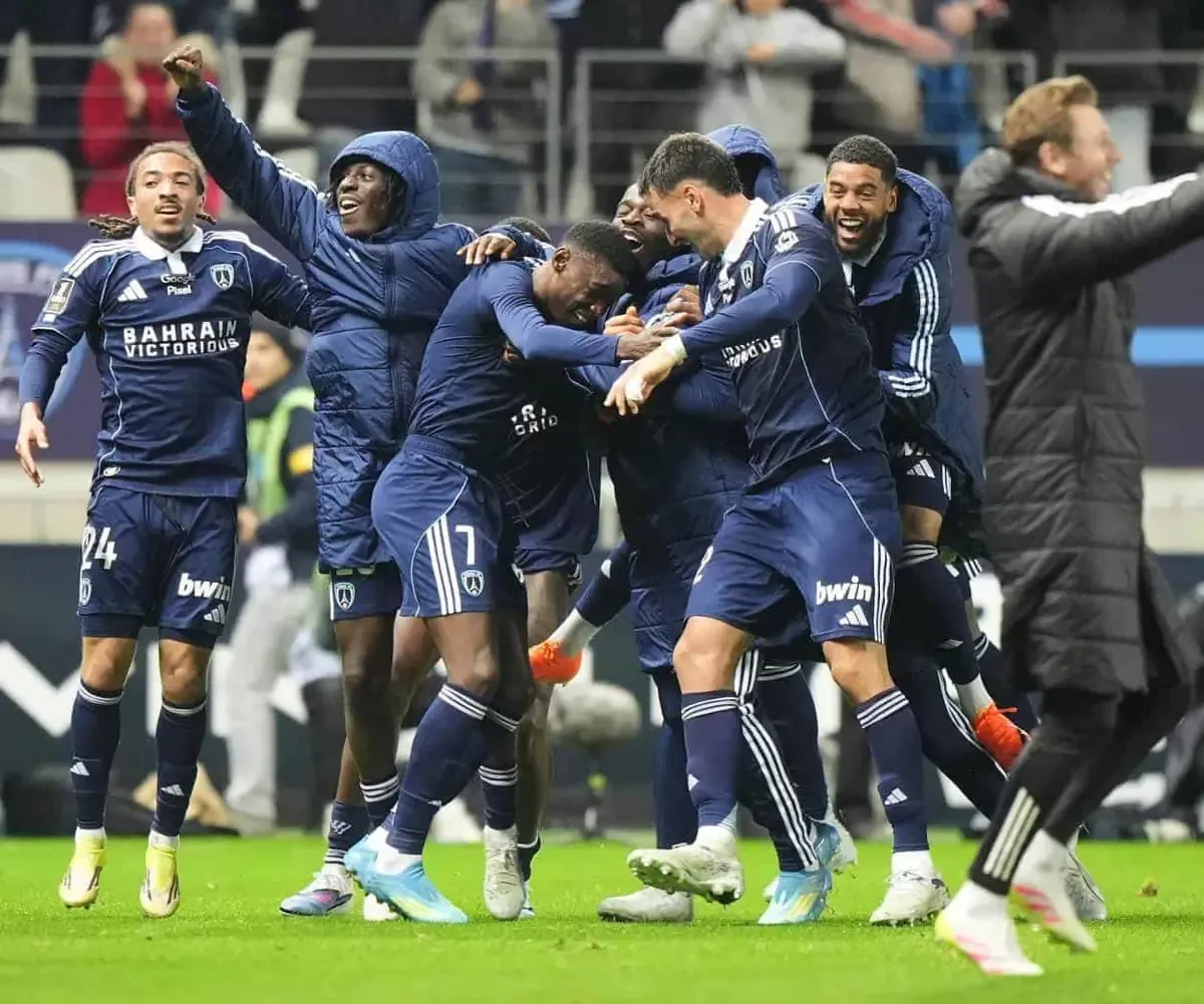 El equipo francés clasifica a la Liga de Campeones tras caer ante Auxerre en la última jornada.
