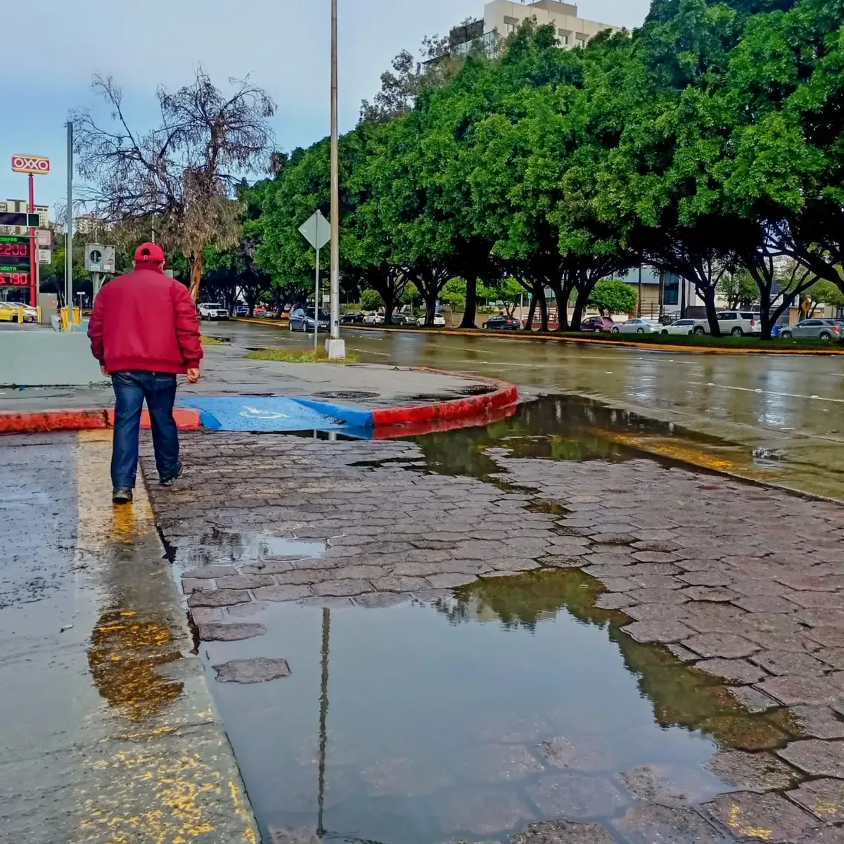 La Coordinación Estatal de Protección Civil recomienda a la población mantenerse alerta ante posibles precipitaciones.