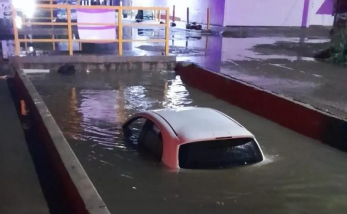 Las intensas lluvias causaron inundaciones en Culiacán, pero no se reportan lesionados.