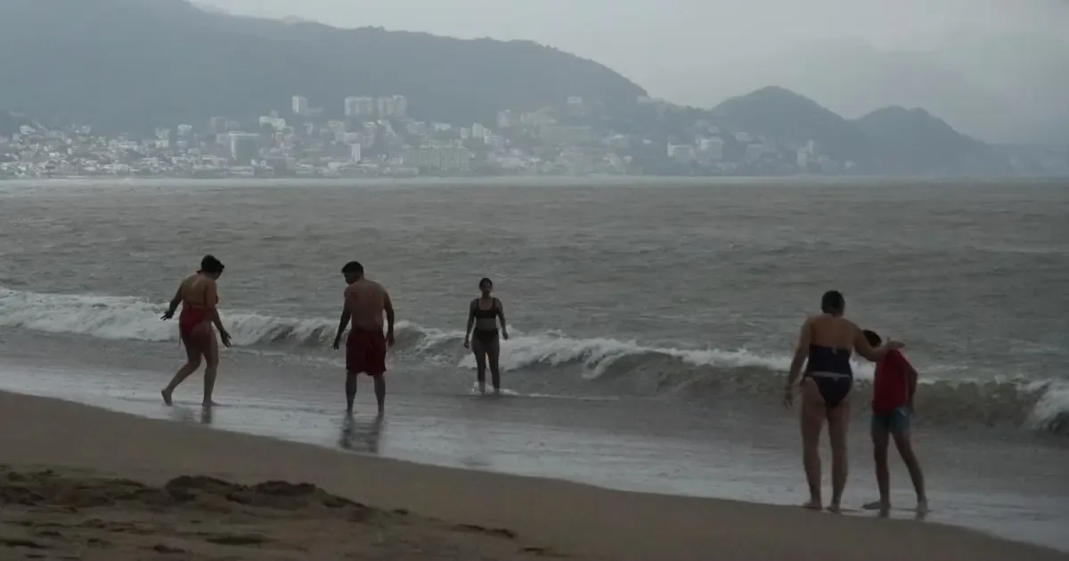 La tormenta Vance trae un importante incremento de lluvias en la capital y el Golfo de México.