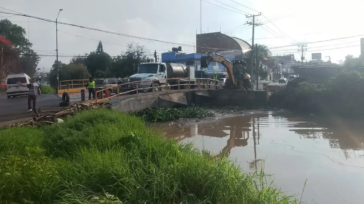 El Ayuntamiento implementa medidas de dragado y monitoreo continuo en la ciudad ante posibles inundaciones.
