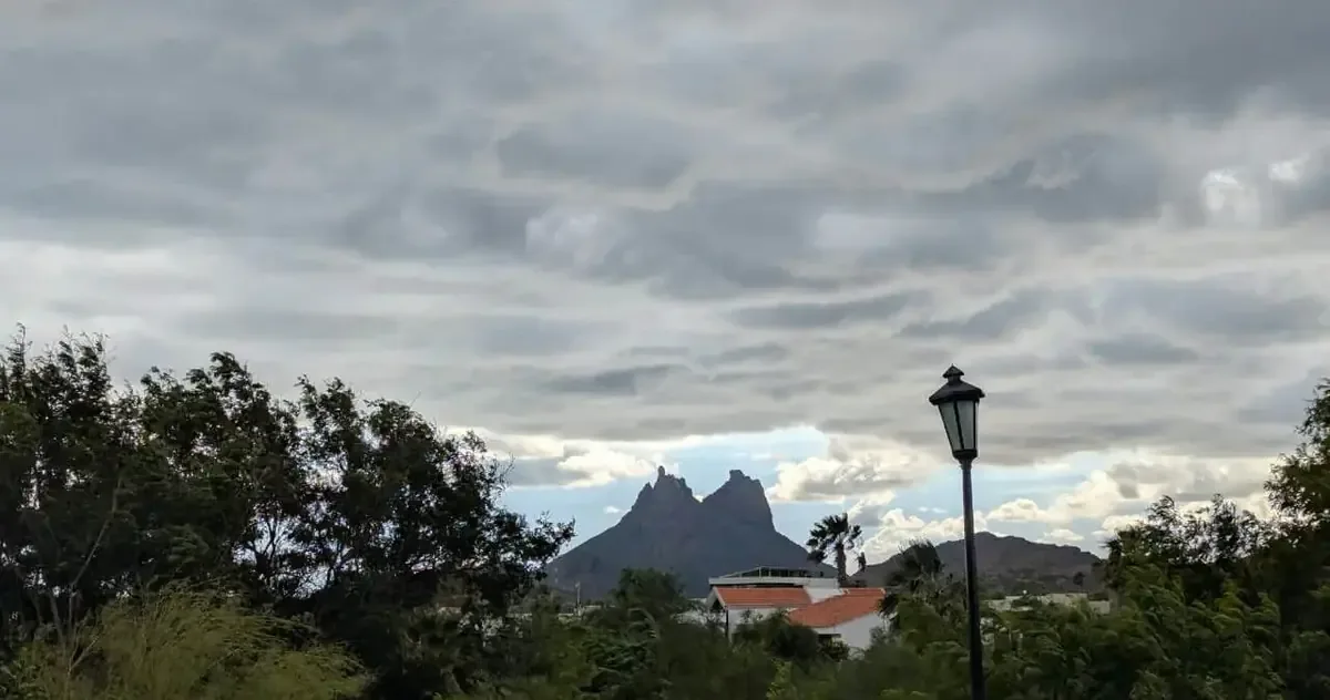 Las temperaturas en el noroeste alcanzarán los 41 °C, con probabilidad de lluvia en el sur del estado.