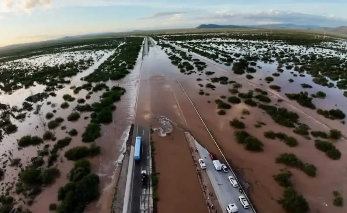 Las recientes lluvias han ocasionado acumulaciones de agua y cierres temporales en diversas vías del estado.