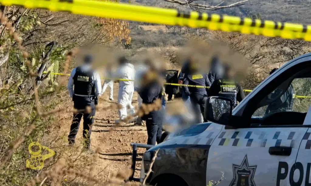 Localización del cuerpo calcinado y el vehículo en la brecha de terracería.