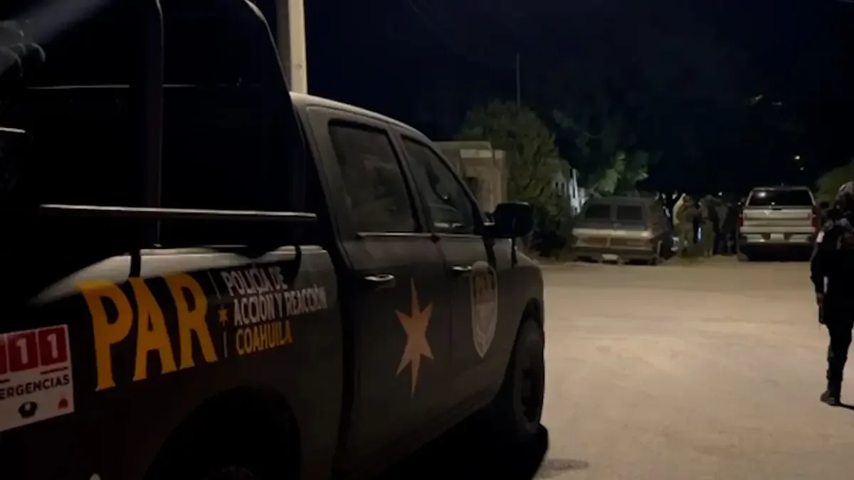Un cuerpo en descomposición fue hallado en un canal de riego, lo que genera alarma en la comunidad.