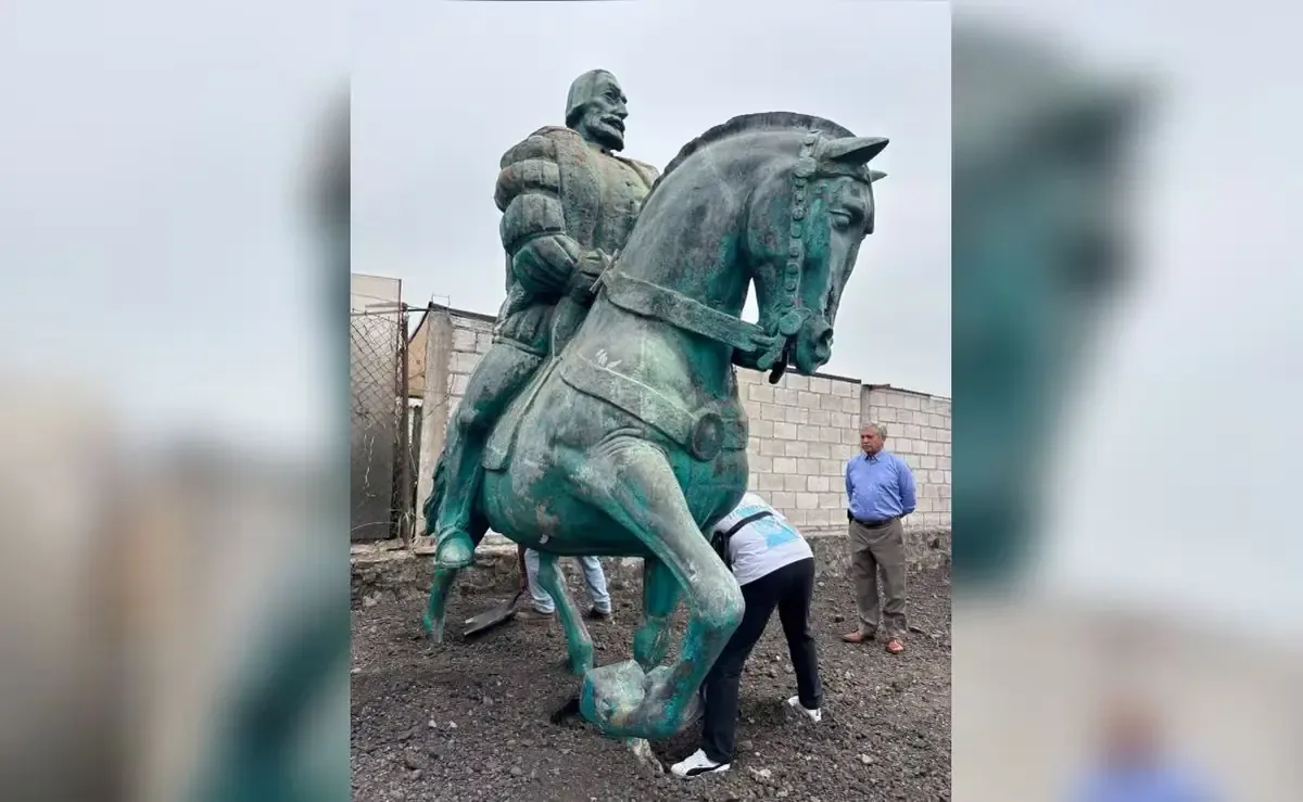 La estatua, perdida desde 2012, plantea un dilema sobre su restauración o venta.