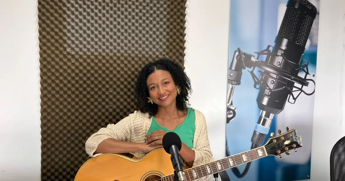 La artista presenta su concierto gratuito en Confa, promoviendo el talento local y la diversidad musical.