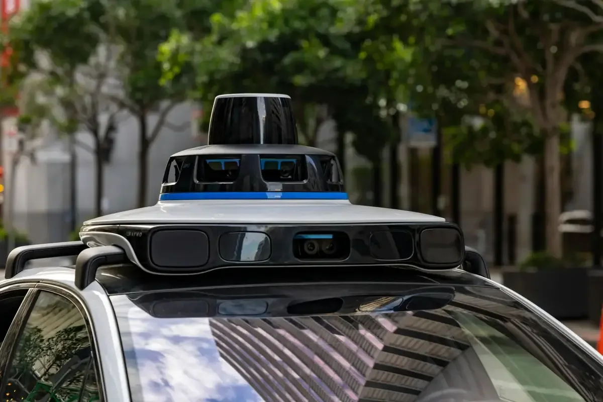 Los coches en España pueden asistir en la conducción, pero aún son necesarios los cuidados del conductor.