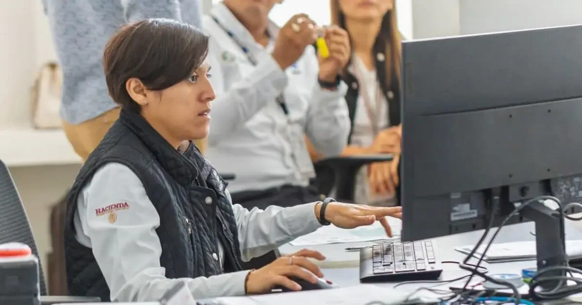 Los contribuyentes deben estar atentos a las nuevas medidas del SAT para evitar inconvenientes en deducciones fiscales.