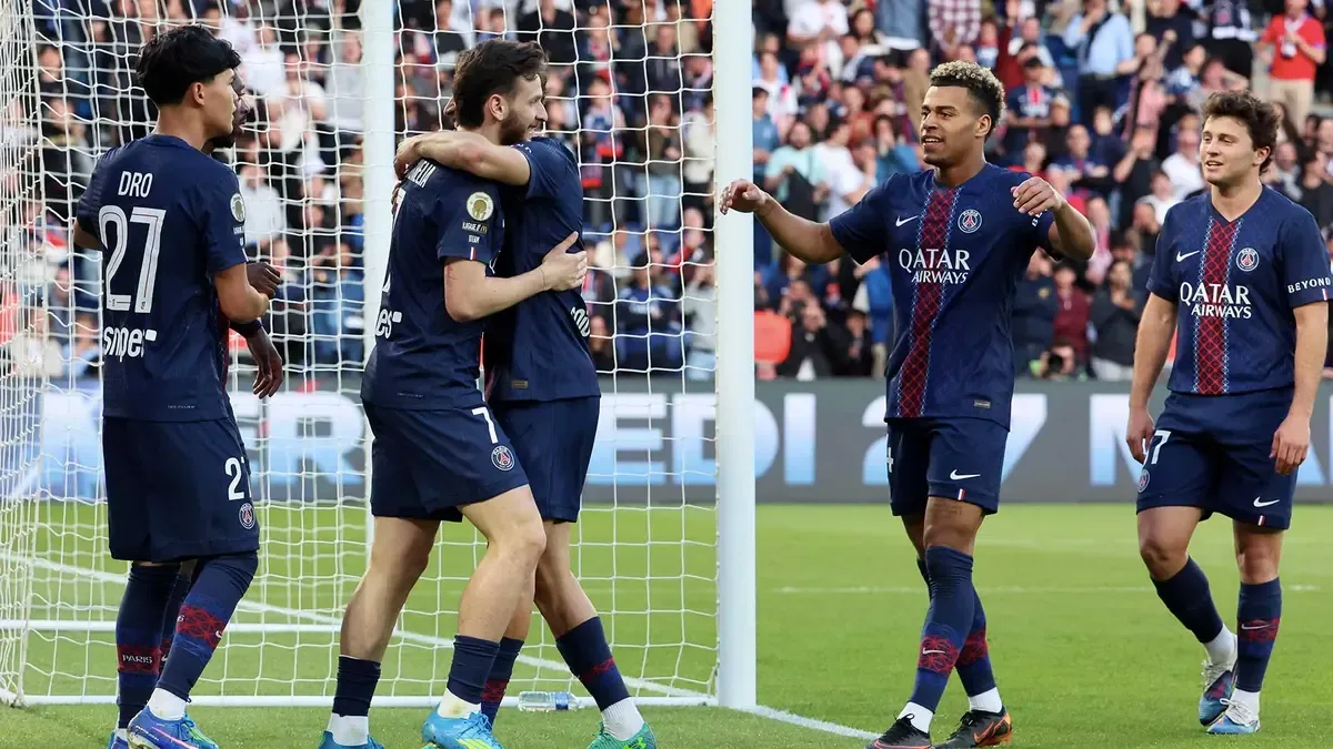 Los cuatro equipos buscan el trofeo más importante de Europa en DAZN.