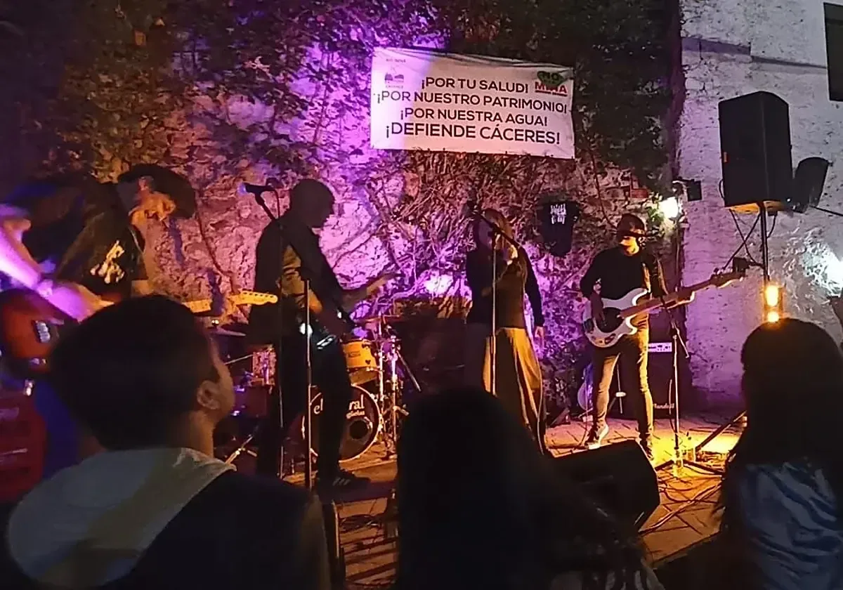 Los espacios de ocio de Cáceres amplían su oferta con música en vivo.