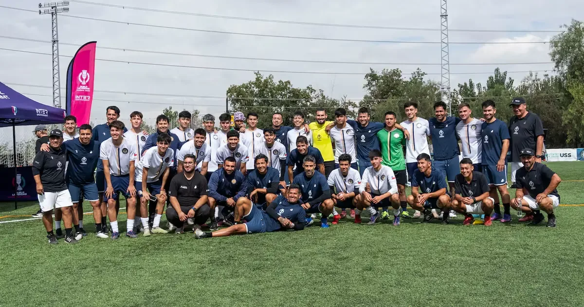 Los exfutbolistas chilenos se alistan para un torneo que reunirá a leyendas de Sudamérica.