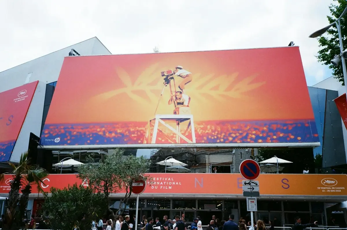 Los cineastas Javier Calvo y Javier Ambrossi confirman su unión creativa tras ganar un prestigioso galardón en Cannes.