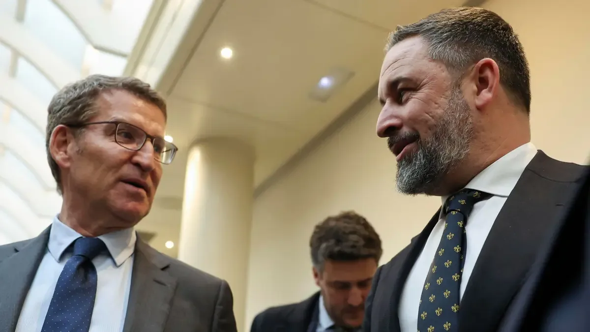 Los líderes del PP y Vox buscan un acuerdo para desbloquear varias regiones tras las elecciones en Castilla y León.
