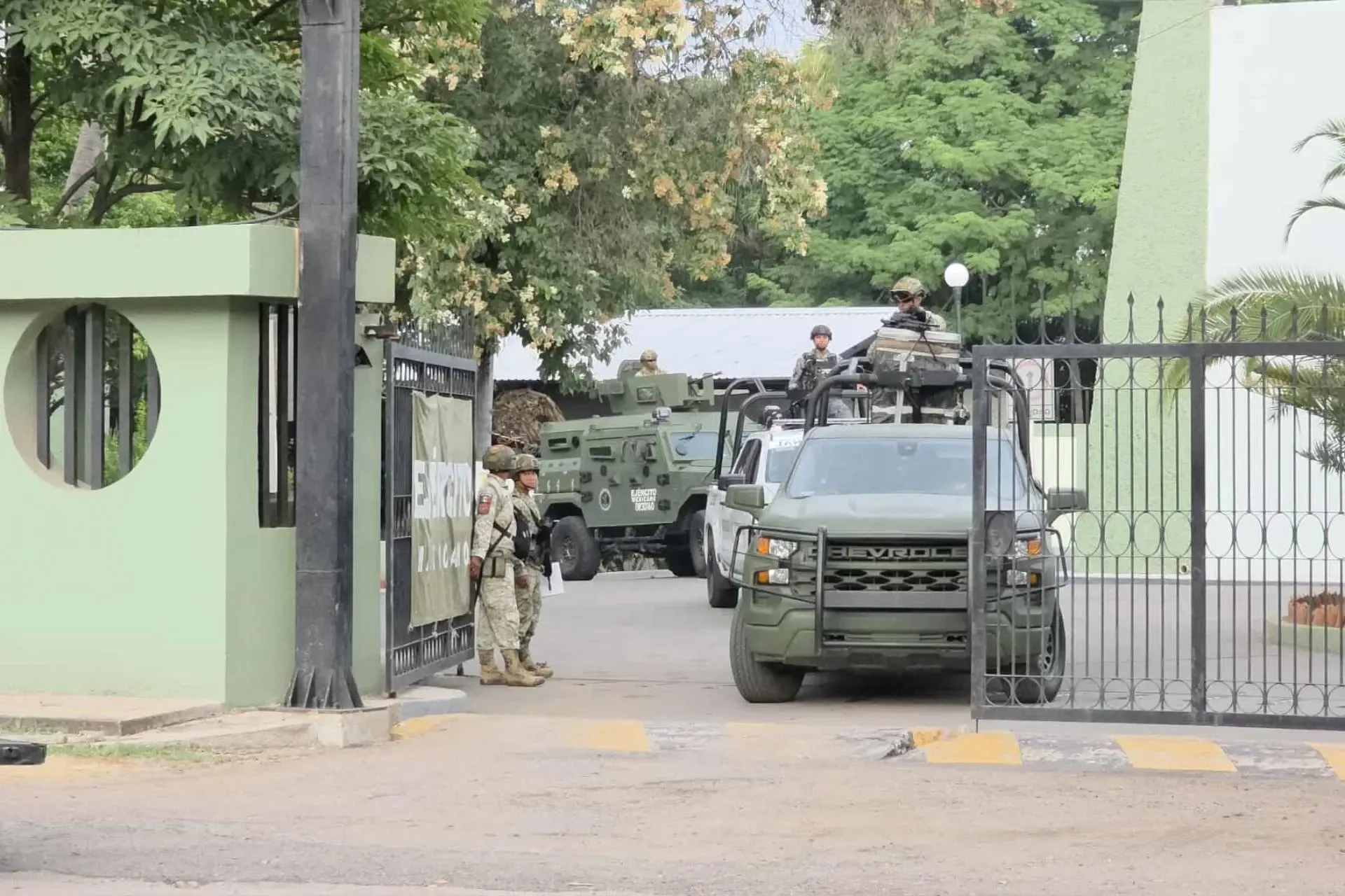 Los militares heridos tras la explosión de una mina terrestre en Apatzingán.