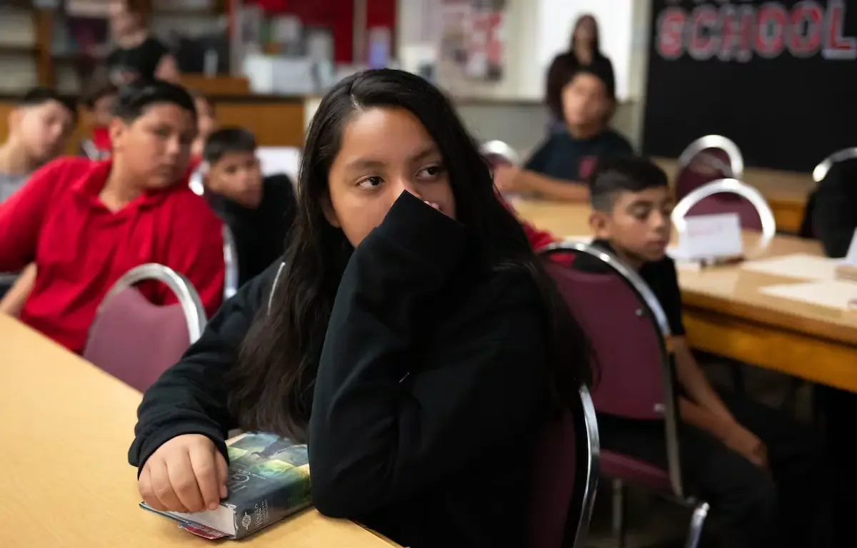 La prohibición fue impulsada por un grupo de padres preocupados por el uso de tecnología en la educación.