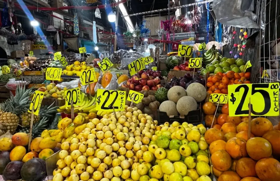 Los precios de alimentos básicos han aumentado significativamente, afectando el bolsillo de los consumidores.