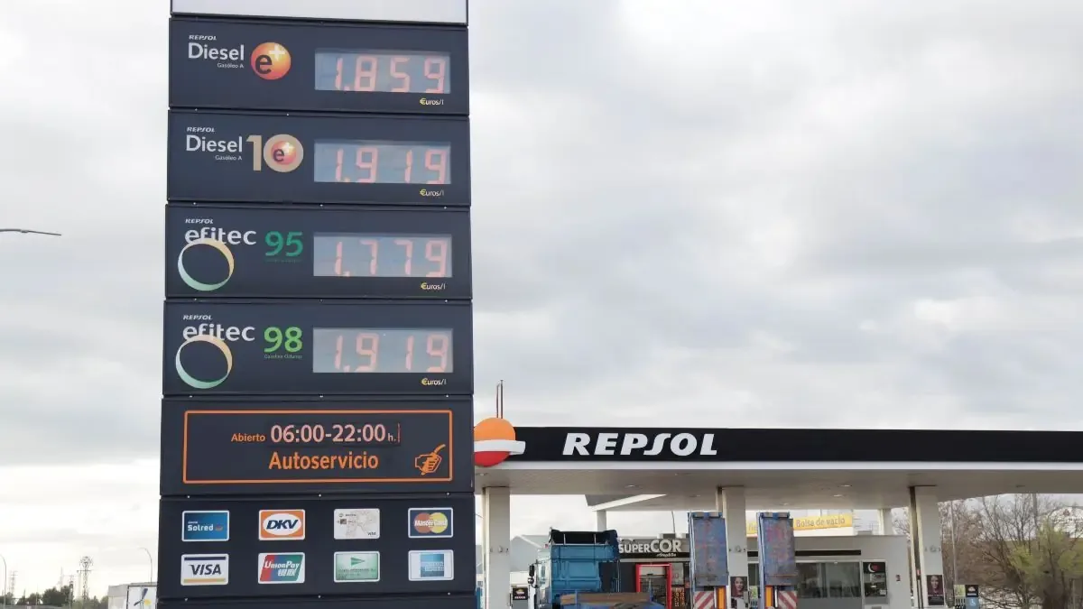 Los precios de los carburantes en España son favorables tras la reducción del IVA.