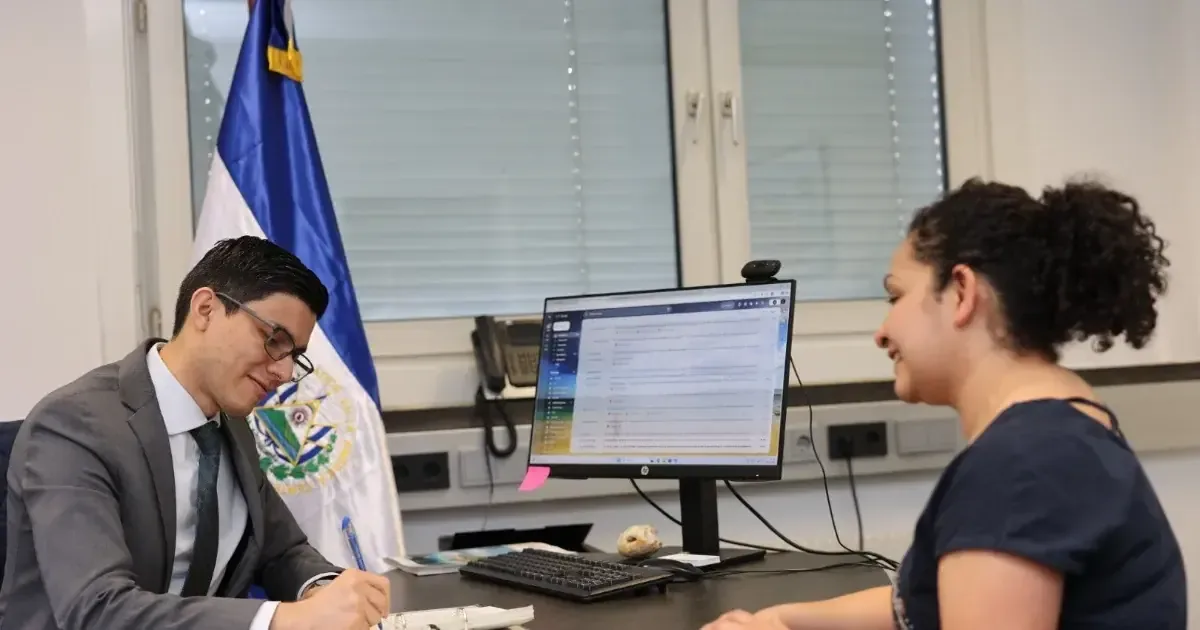 Los salvadoreños en el exterior podrán realizar trámites consulares en diversas ciudades.