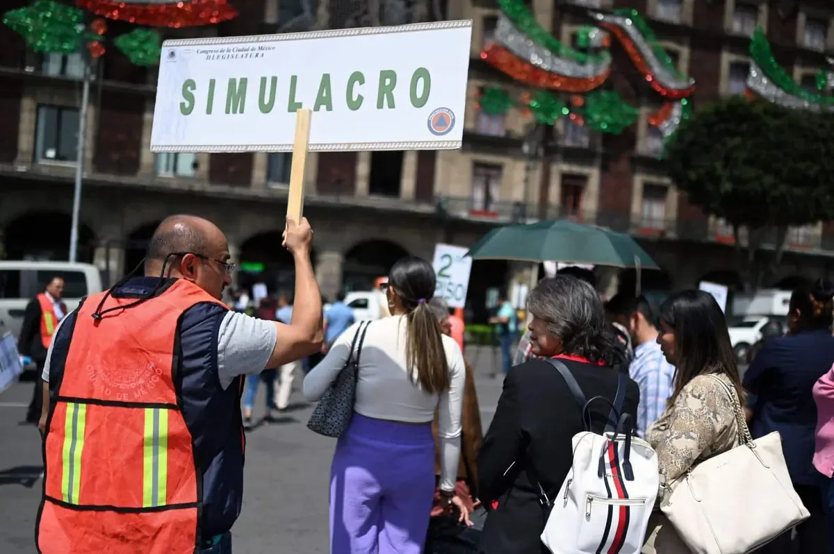 Los simulacros están diseñados para mejorar la preparación ante sismos y fomentar la corresponsabilidad ciudadana.