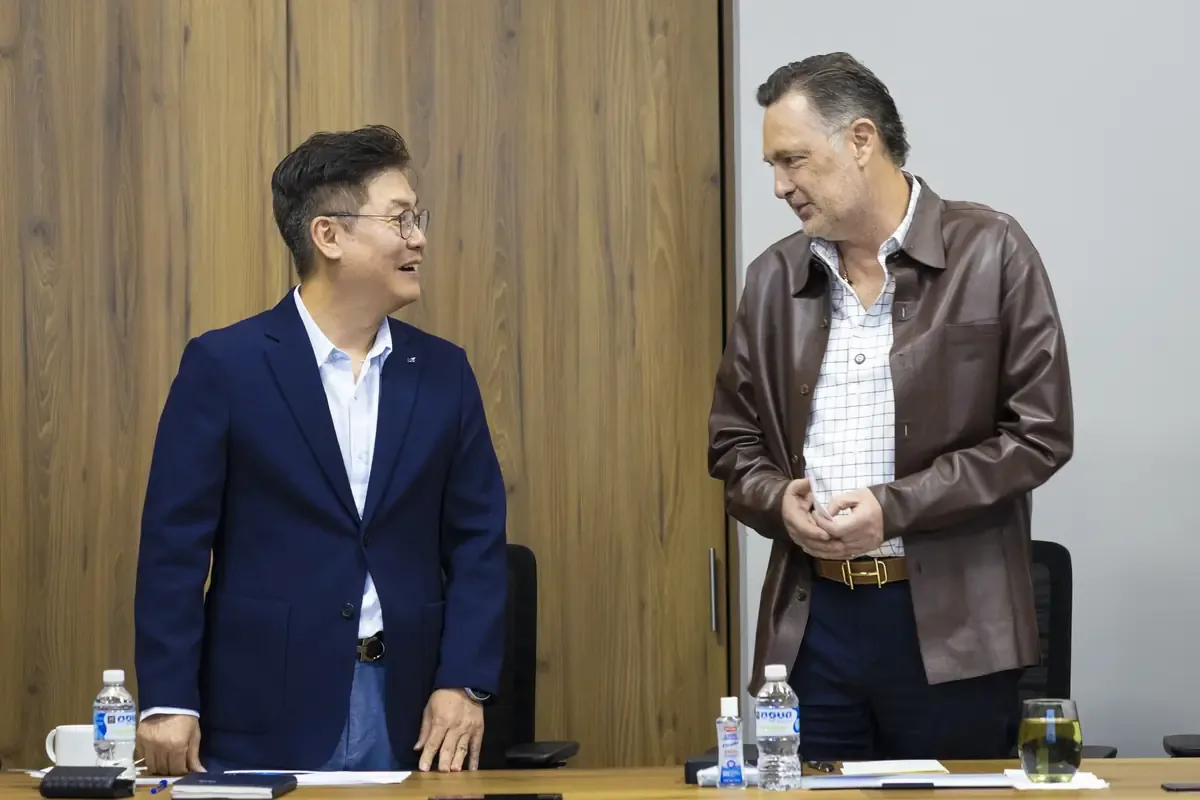 La empresa coreana confirma la duplicación de su inversión y la creación de 940 empleos en Querétaro.