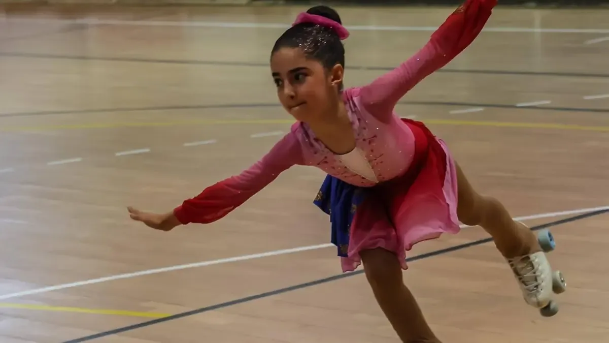 La joven patinadora se convierte en subcampeona en la categoría Nacional Benjamín, evidenciando su gran talento.