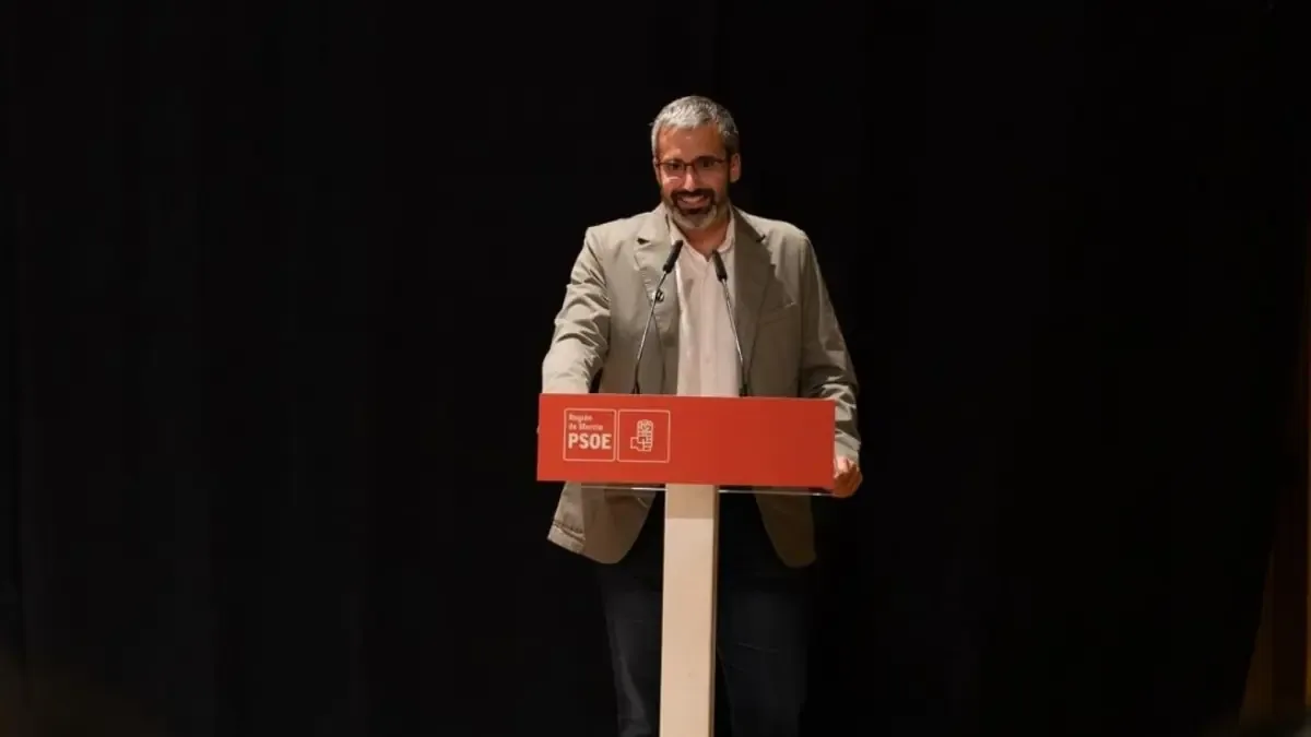 Francisco Lucas asegura su candidatura tras presentar los avales necesarios, convirtiéndose en el único precandidato oficial.
