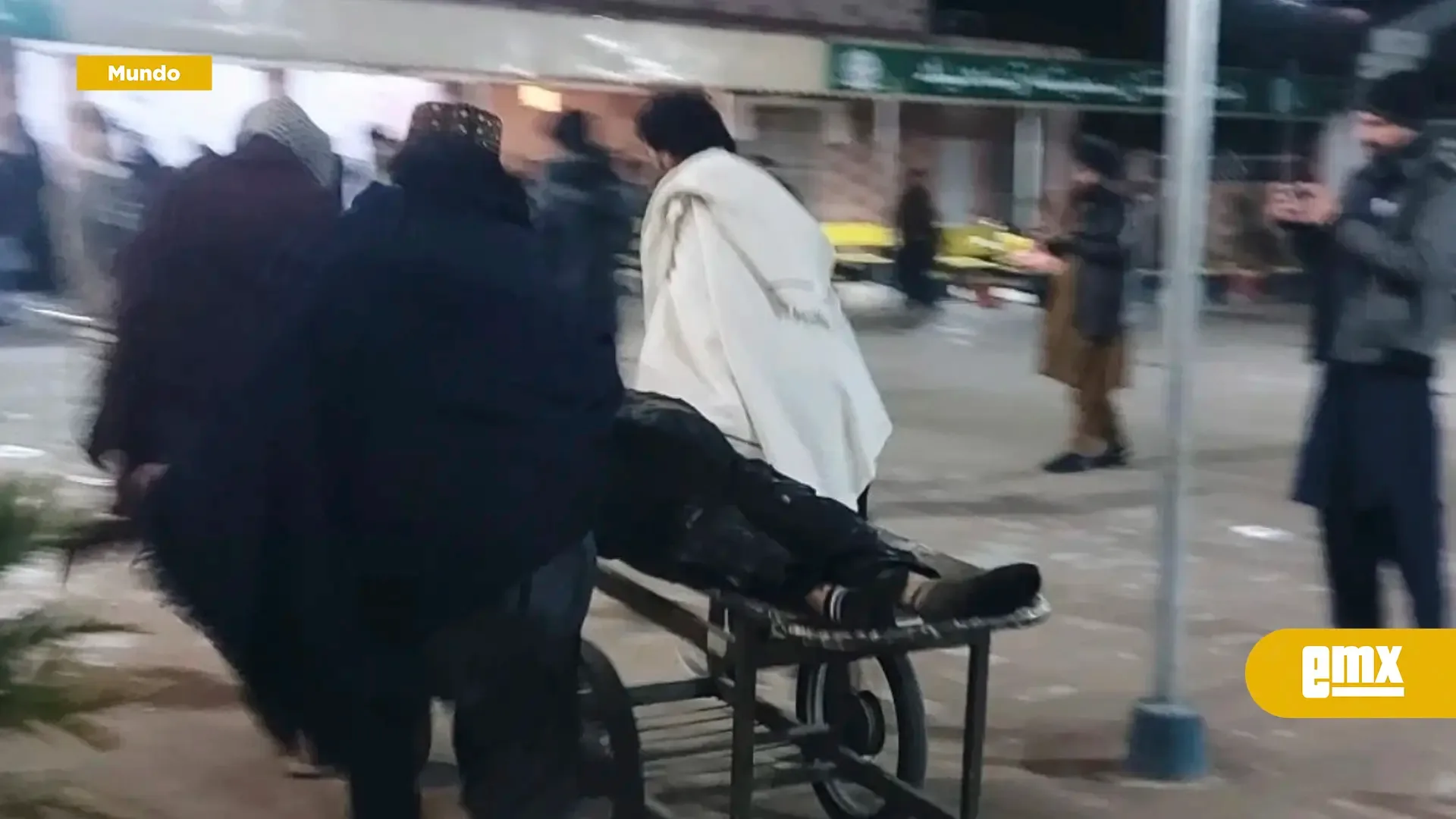 "Lugar del atentado en una boda en Dera Ismail Khan, Pakistán."