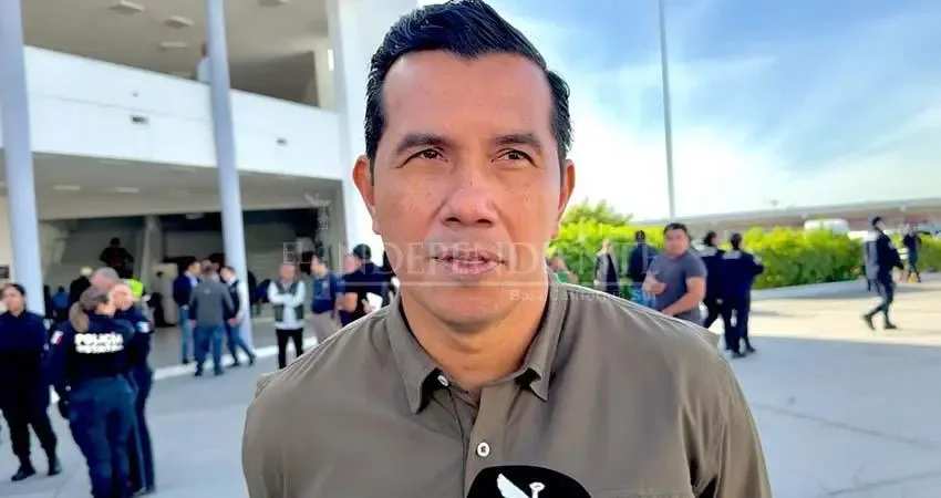 "Luis Alfredo Cancino Vicente, secretario de Seguridad Pública de BCS, durante la conferencia."