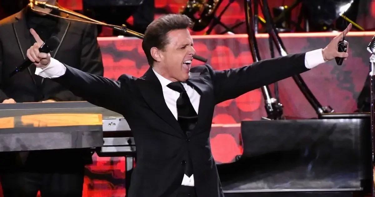 Se analiza la trayectoria de Luis Miguel como ícono de la publicidad en México, destacando sus campañas más recordadas.