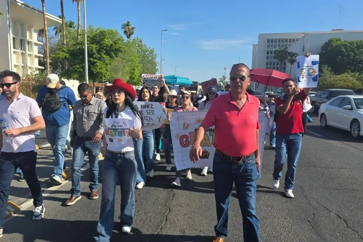 La manifestación busca apoyar la homologación de la reforma para garantizar acceso a la educación inicial gratuita.