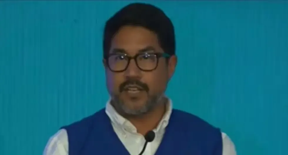 La salida del presidente de Transparencia ocurre en medio de controversias sobre la gestión financiera de la organización.