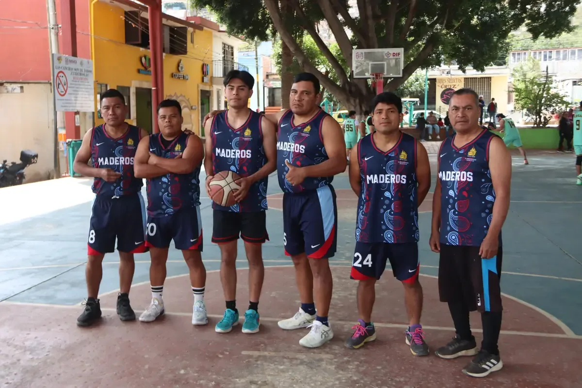 Con un juego intenso, Maderos se prepara para desafíos mayores en la Liga de Basquetbol San Juanito.
