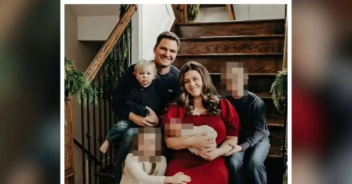 Corie A. Walsh enfrenta cargos de asesinato tras la muerte de su hijo, encontrado sin vida en su hogar.