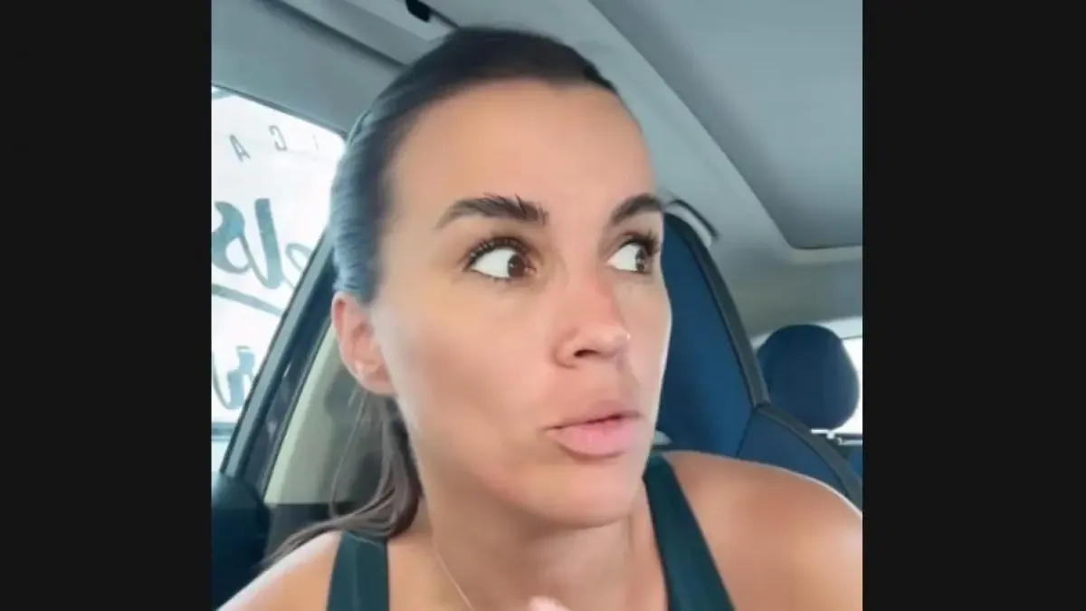 Noemí Navarro comparte su experiencia tras ser rechazada en un restaurante por tener niños, generando debate en redes.