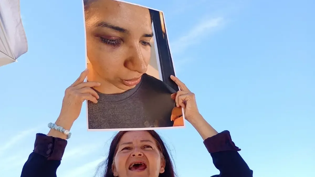 La familia de Luisa Fernanda demanda que su muerte sea investigada como feminicidio, tras señalar signos de violencia.