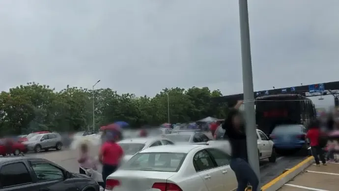 Los docentes recaudan fondos para su plantón nacional en la capital.