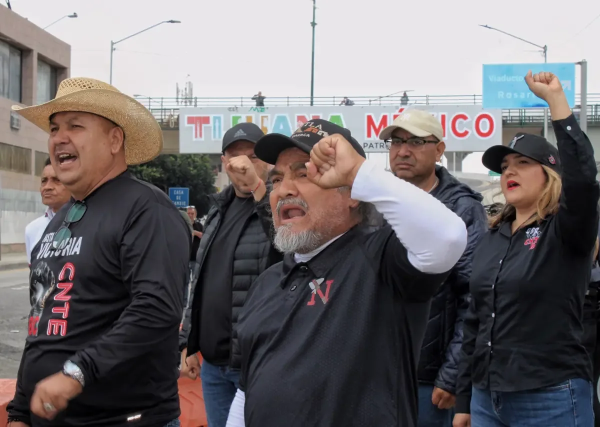 La CNTE exige la abrogación de la Ley del ISSSTE y mejores condiciones laborales.