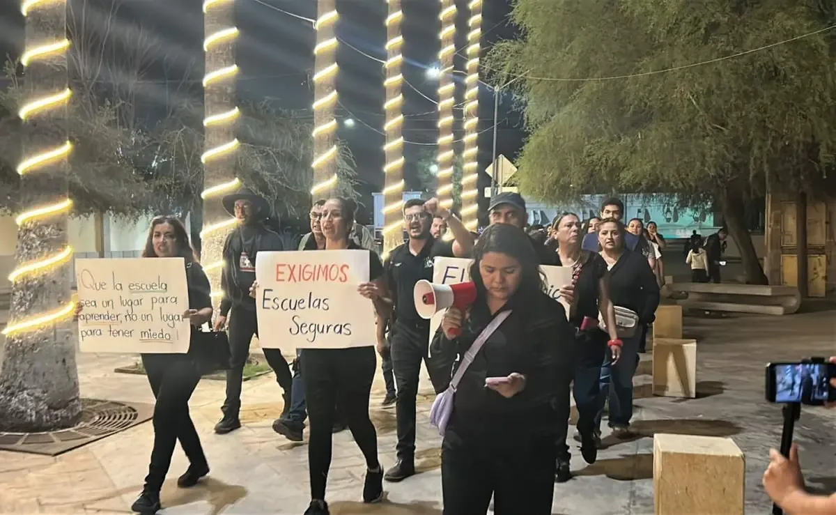 La manifestación busca garantizar la seguridad en escuelas tras el asesinato de una docente.